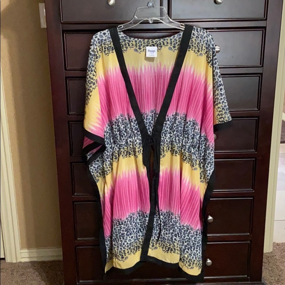 Women’s Coverup. EUC